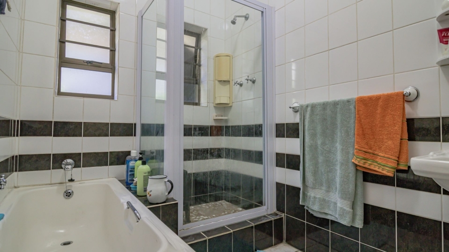 5 Bedroom Property for Sale in Vincent Eastern Cape